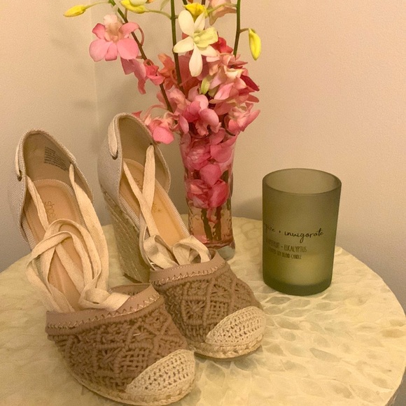 Espadrilles for your Summer look! Very comfy & ties up the leg for a cute look. - Picture 1 of 4